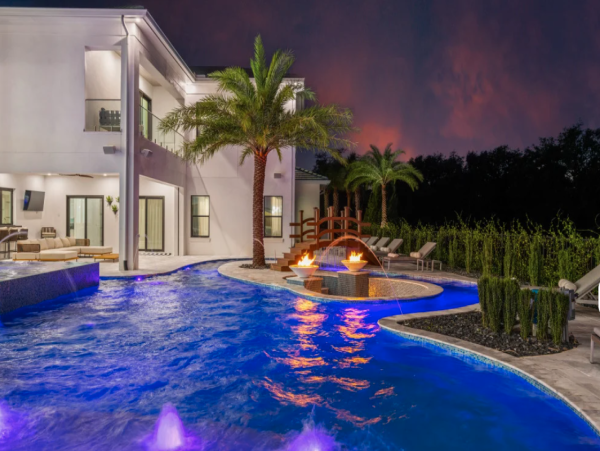 Luxurious 8-Bedroom Vacation Home in Orlando - Private Pool & Resort Amenities